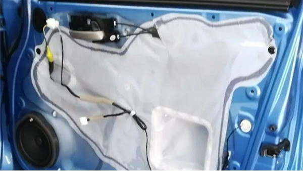 車門防水膜該如何粘貼才能物盡其用？